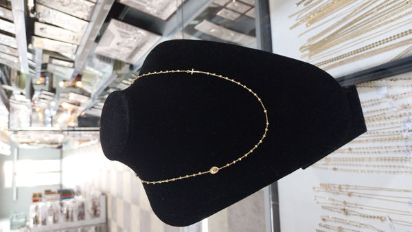 Imagen de Gold necklace rosary with Our Lady medal