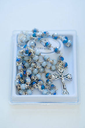 Picture of Crystal rosary in box